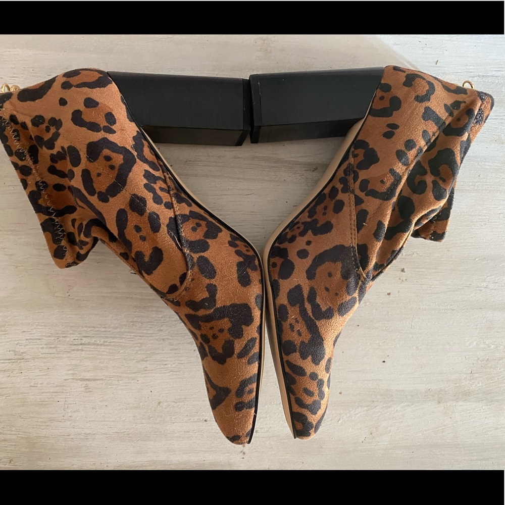 FRANCO SARTO Cheetah Leopard Heels Booties Winter Like new 9 Block Heel